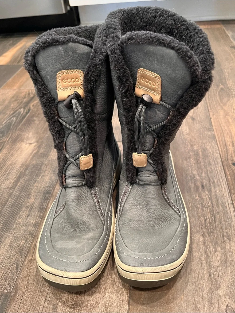 ECCO Trace HydroMax Lace Up Snow Boot Gray Leather Sz 38/ 7.5 US